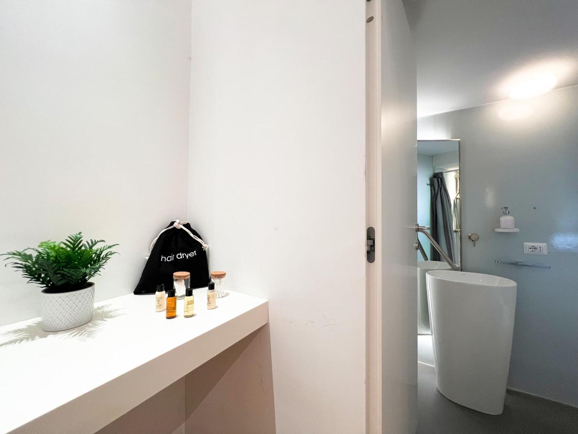 شقة Luxury House & Secret Garden - Strategic Location, 100M To Metro B روما المظهر الخارجي الصورة